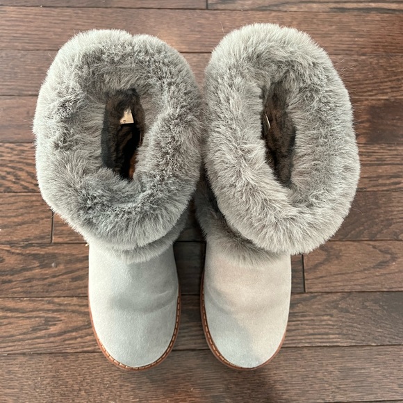 Coach monogram Gray Winter Boots with faux fur barely used! - Picture 7 of 8